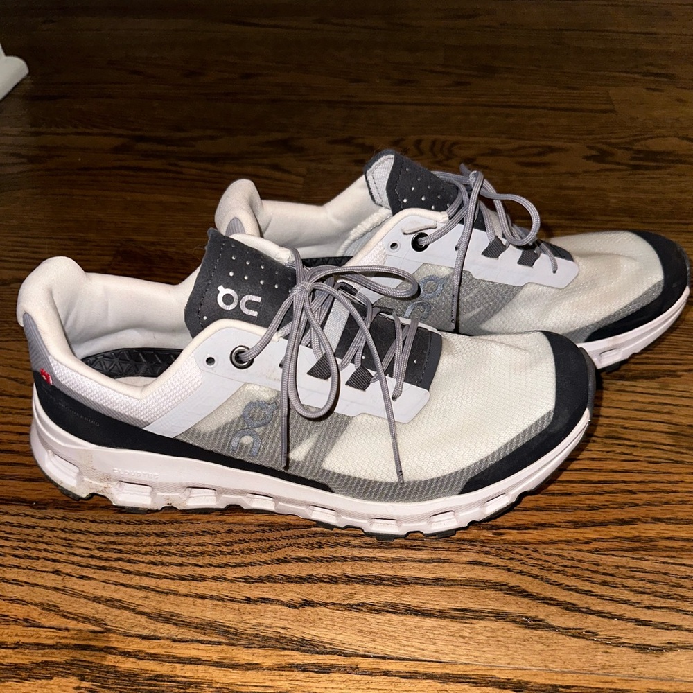 Women’s On Cloud Cloudvista